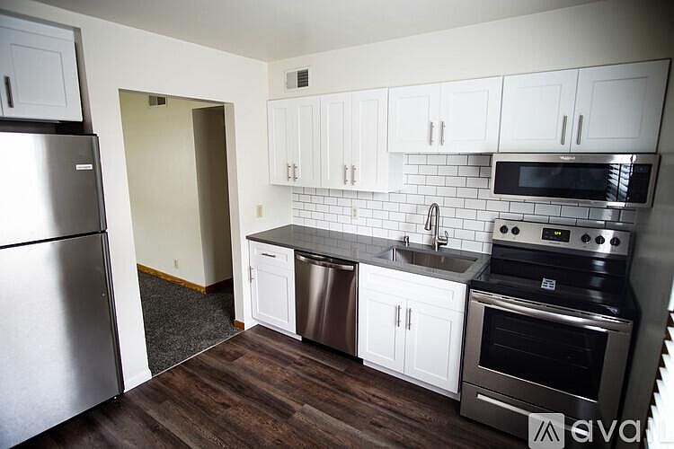1st image of 4628 W Howard Ave #4628