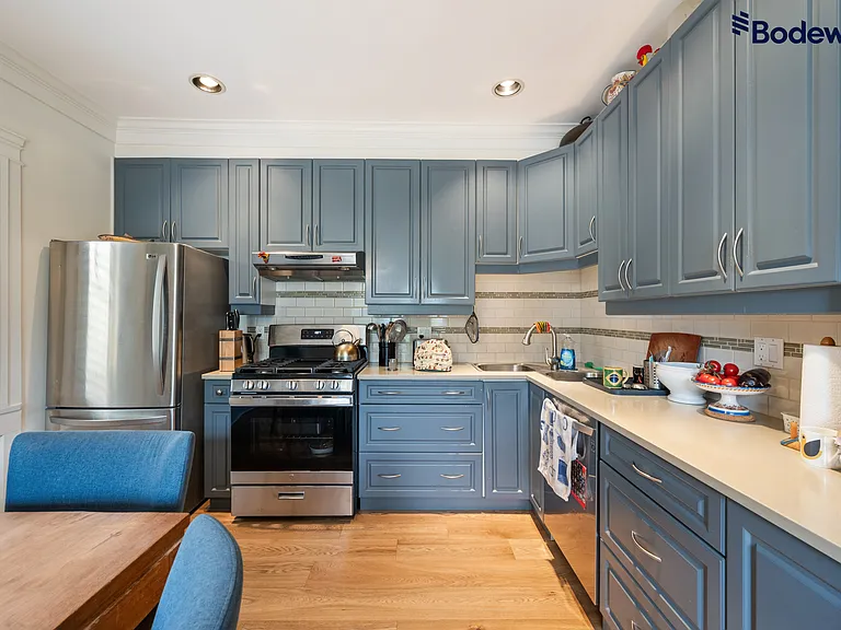 2566 W 3rd Ave — Photo 12