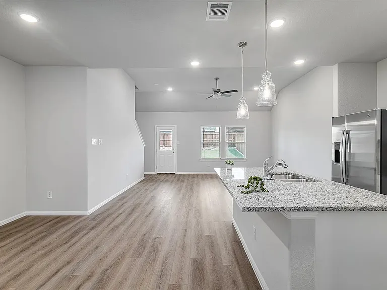 422 Wydown Dr — Photo 16