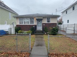 38 Chesterton Ave, Staten Island, NY 10306