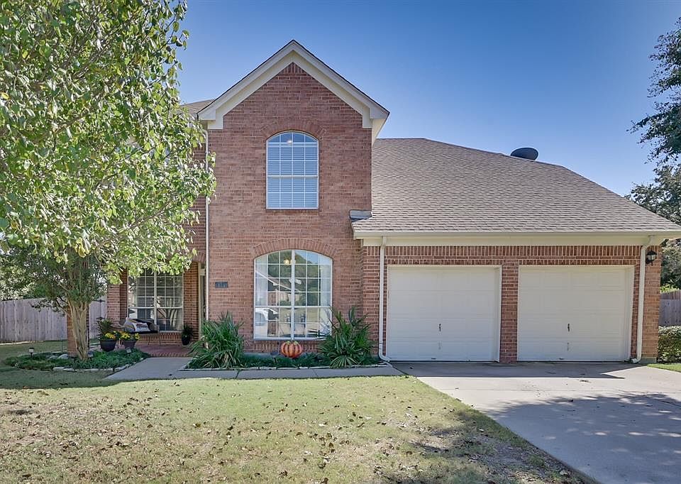1st image of 2107 Savannah Dr