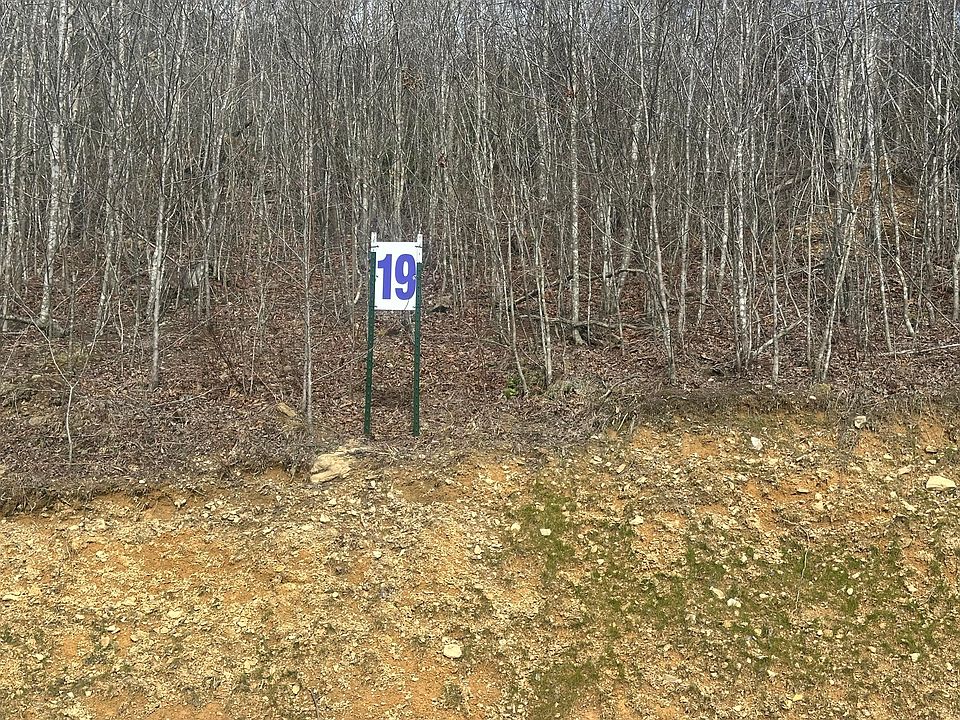 1st image of 19 Sleepy Hollow Rd