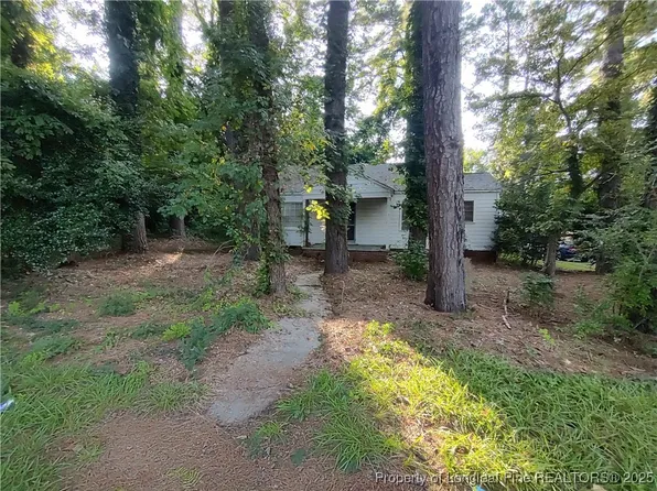 406 Courtland Dr, Sanford, NC 27330