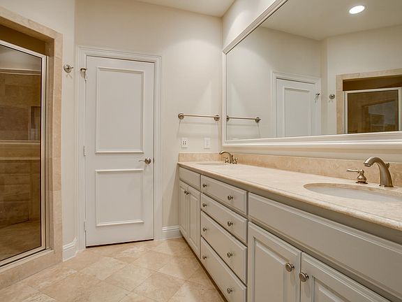 3rd image of 4250 Holland Ave #206