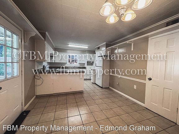 5th image of 601 Lexington Dr