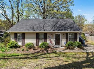 4724 Pennoak Rd, Greensboro, NC 27407