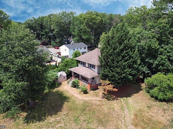 2nd image of 8 Brian Ct