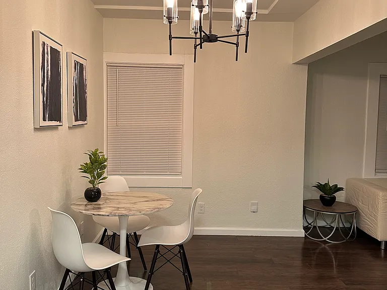 1016 Roosevelt Ave — Photo 8