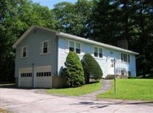 26 Kingsbury St, Derry, NH 03038