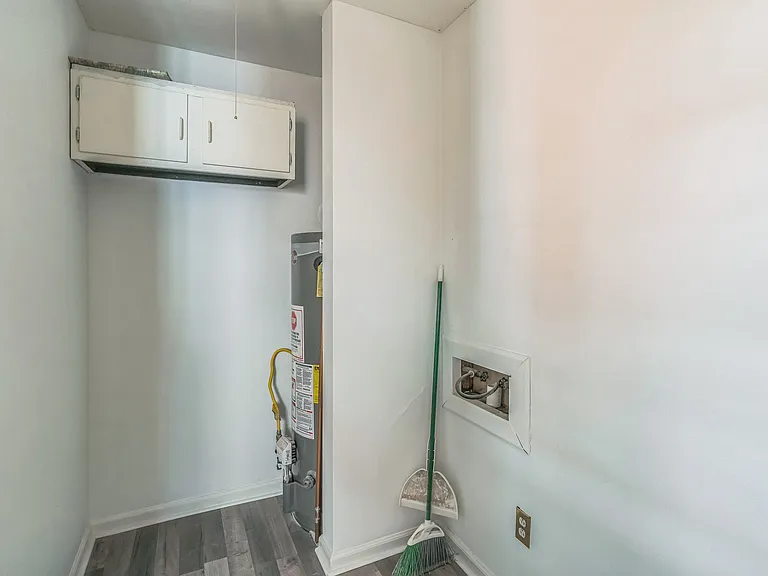 1676 Brittany Ln — Photo 12