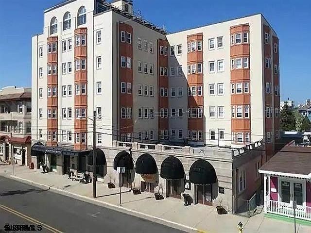 1st image of 807 8th St Unit 306