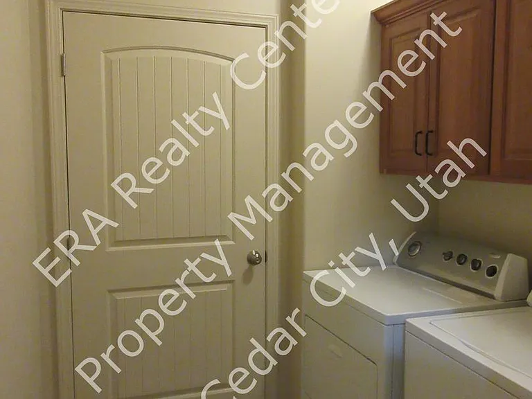497 W 2150 N — Photo 9