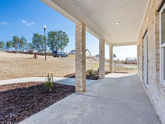 5th image of 372 Country Glen Ave