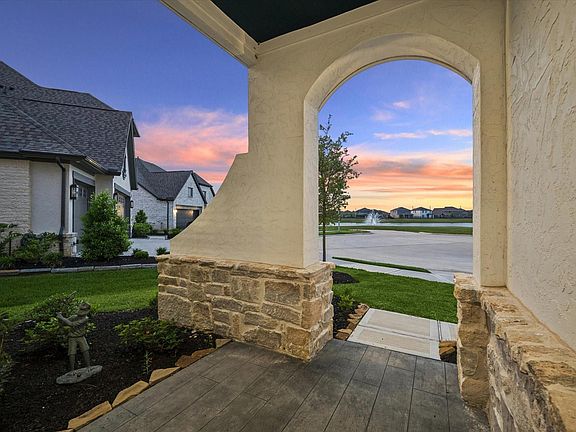 5th image of 2917 Apple Rose Ln