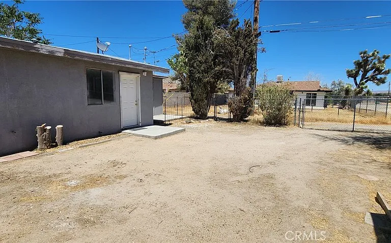 6963 Tamarisk Ave #B — Photo 1