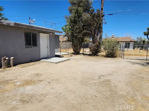 6963 Tamarisk Ave #B, Yucca Valley, CA 92284