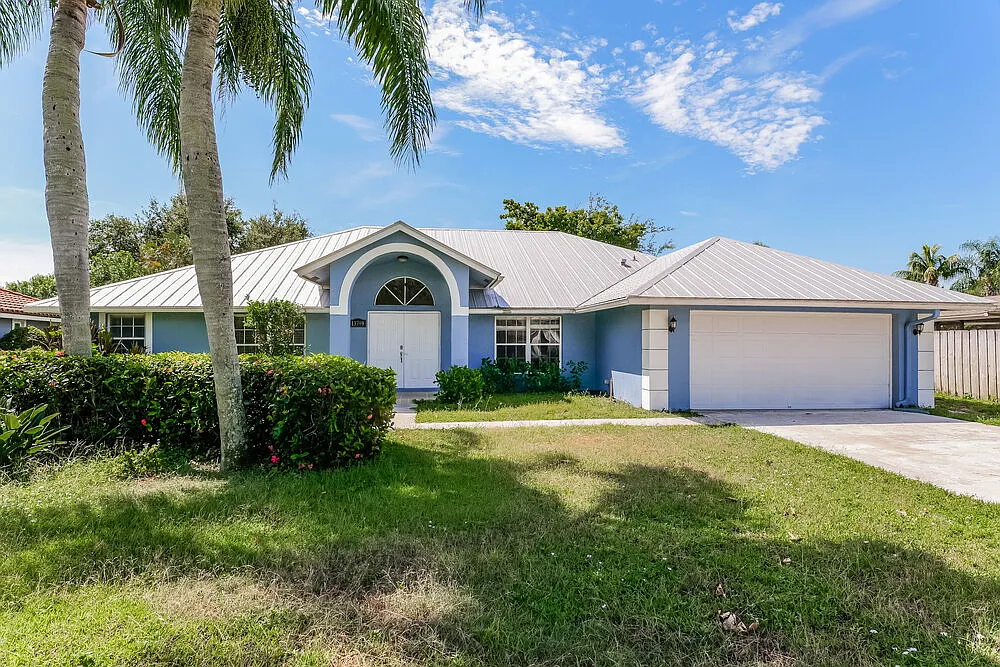 4 bed, 2.0 bath, 2218 sqft, $3,990 — Photo 1