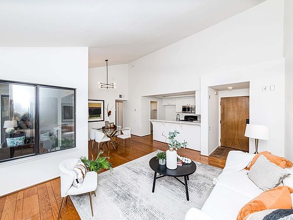 5th image of 2301 Apricot Dr