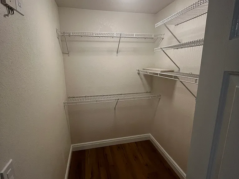 940 Village Trl #1-105 — Photo 3