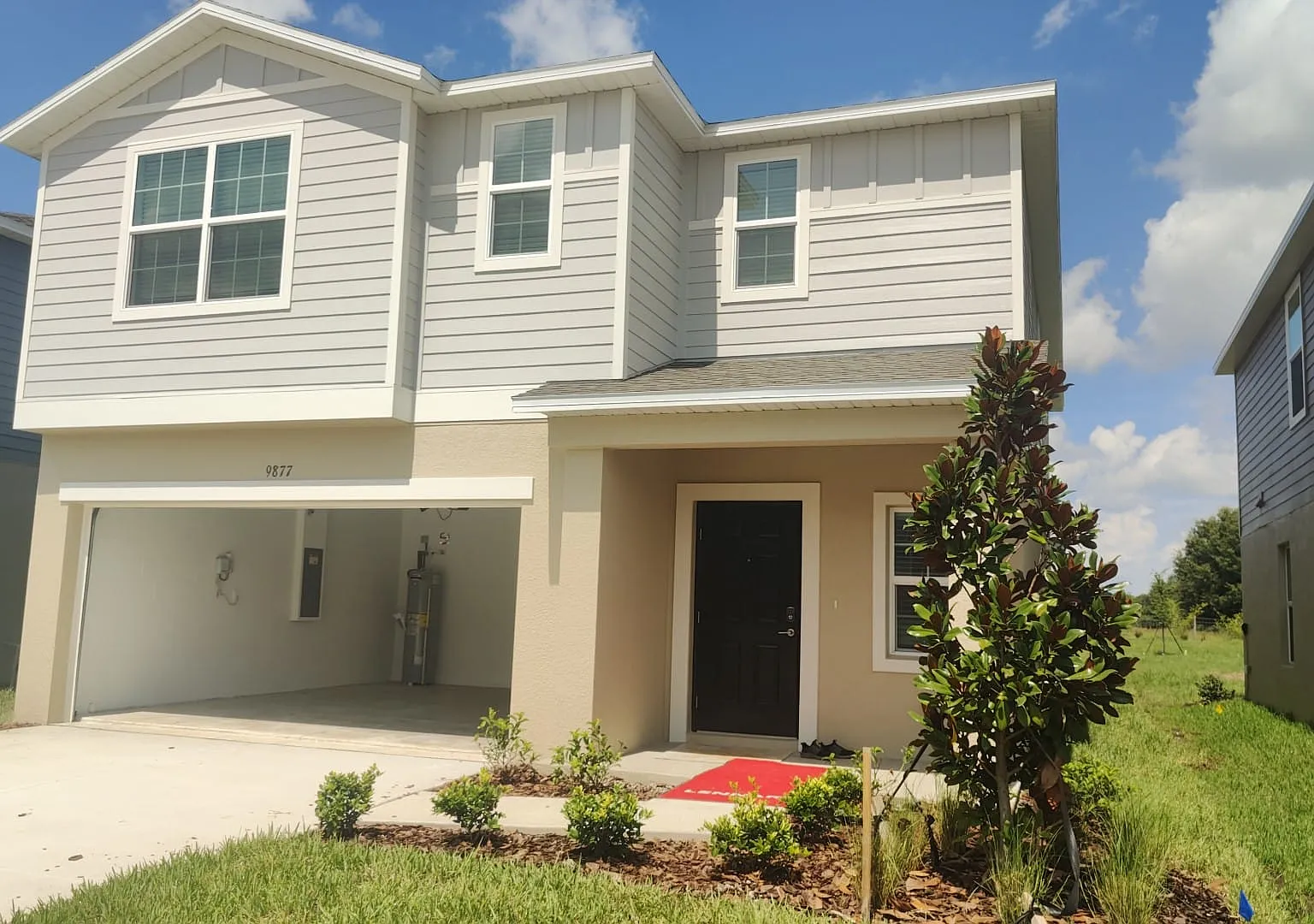 6 bed, 2580 sqft, $2,995 — Photo 2