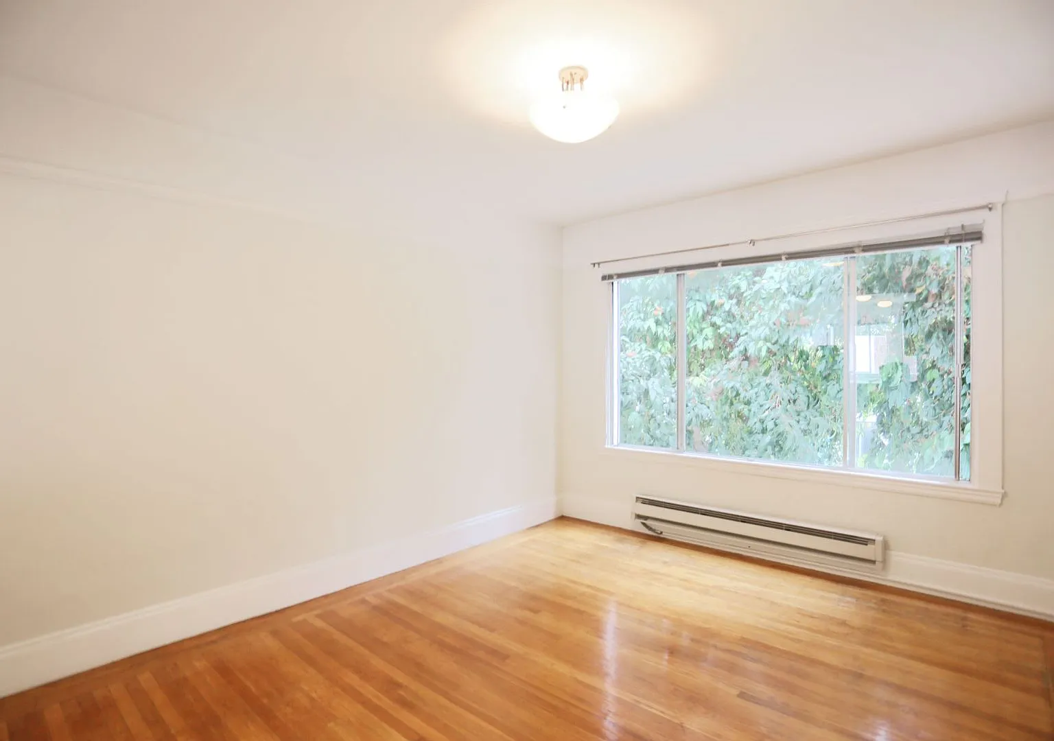 725 Grove Street — Photo 2