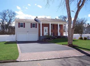 48 Teele Dr, Coram, NY 11727