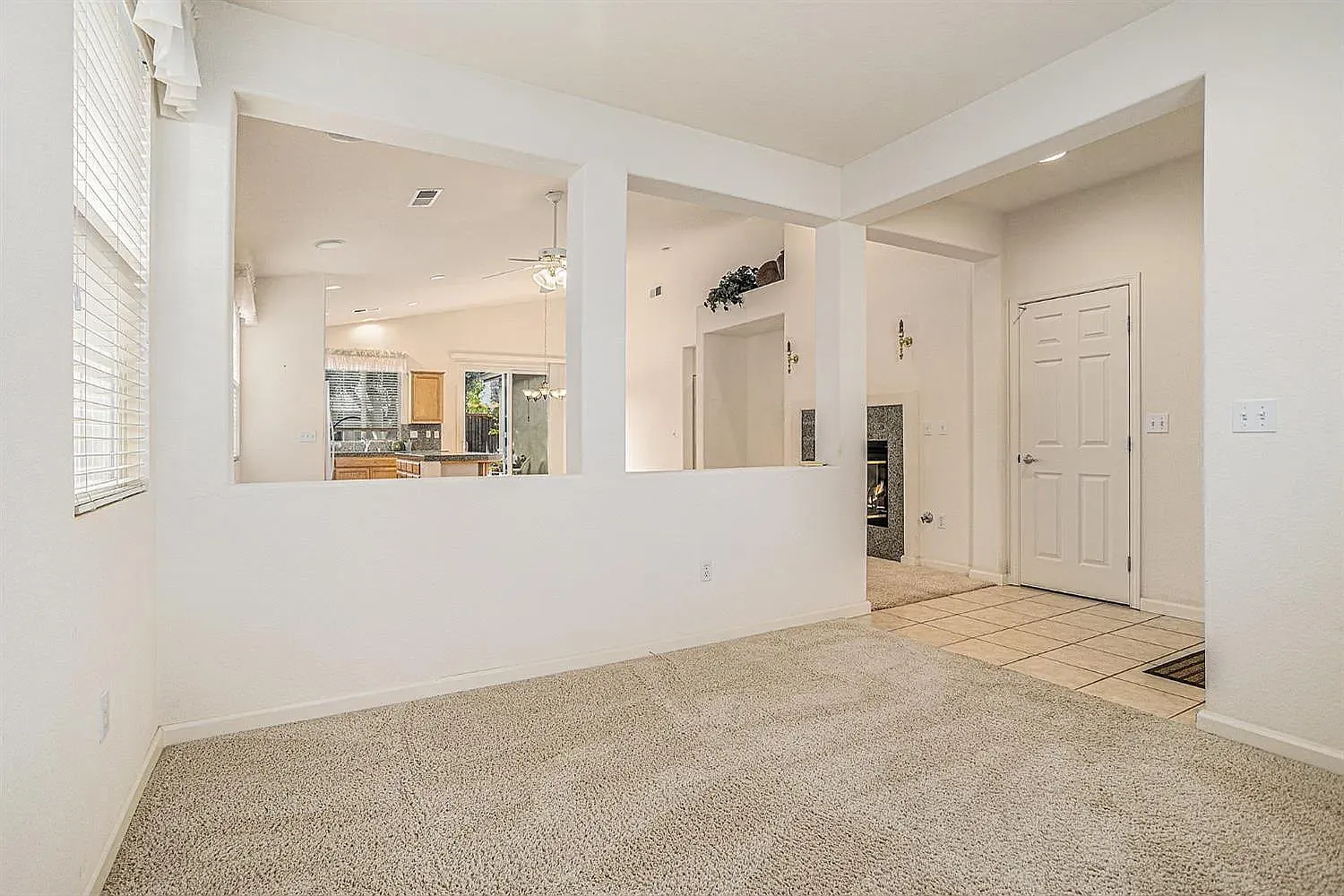 3 bed, 1588 sqft, $2,999 — Photo 2