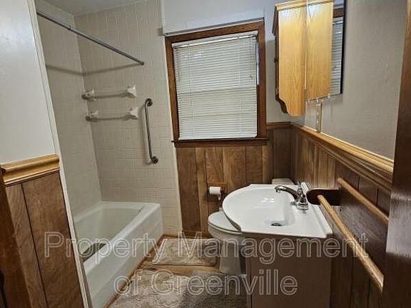 5th image of 400 Berea Dr