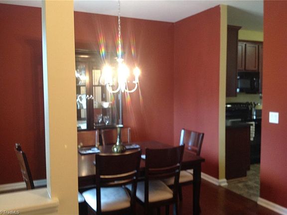 3rd image of 802 Redland Dr