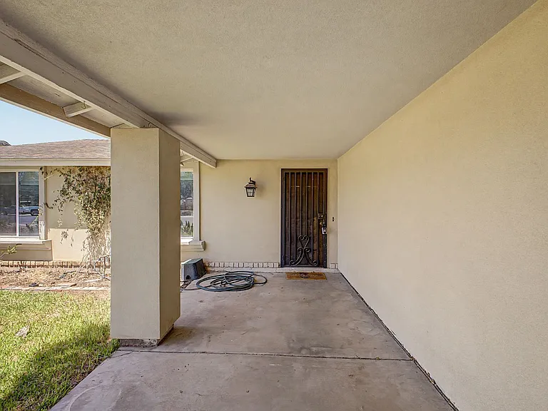 2104 N Comanche Dr — Photo 7