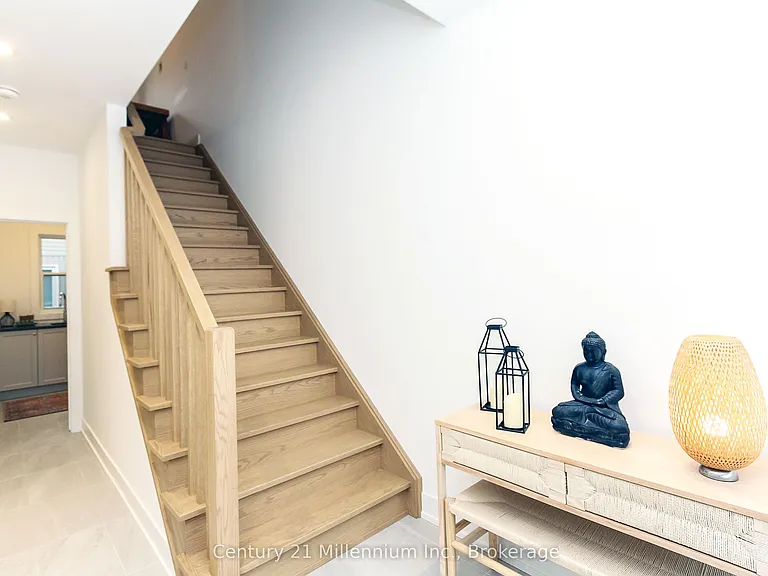 35 Linda Ln — Photo 4