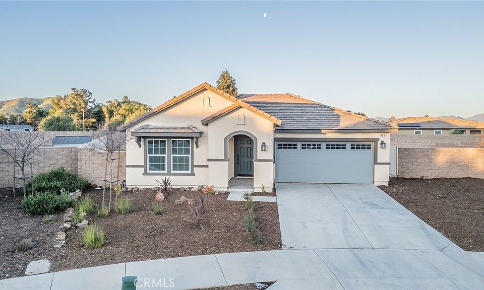 1st image of 453 Cimarron Dr