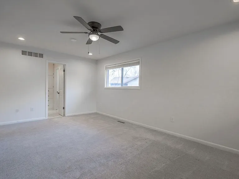 104 N Burr Oak Rd — Photo 19