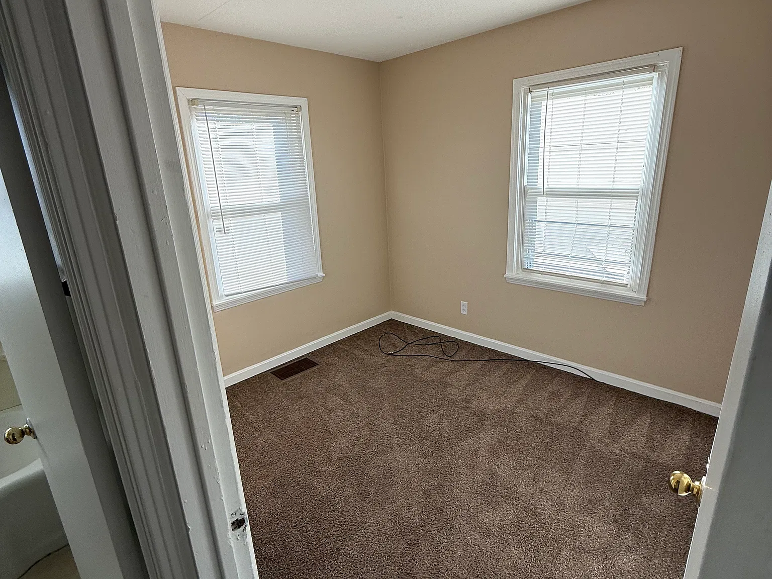 3 bed, 1190 sqft, $1,200 — Photo 4