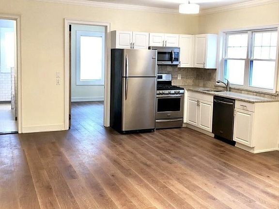 3rd image of 3069 47th St #2