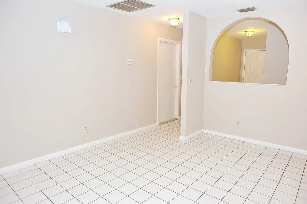 3 Bedroom Single Family Home w/ Garage - Annual Rental in Naples Park! — Photo 3