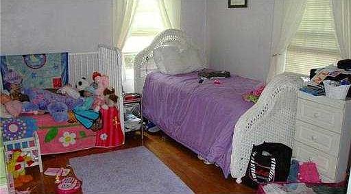 5th image of 327 Harrington Ave