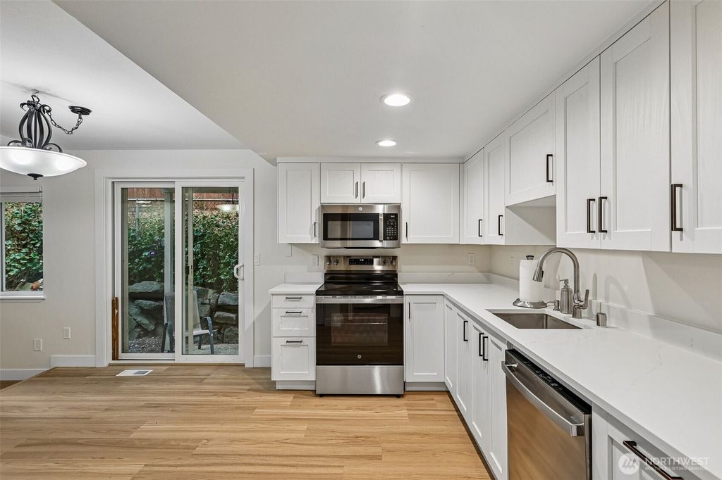 12720 NE 120th Street #I-1, Kirkland, WA - View 3