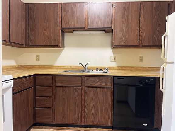 5th image of 2367 Chalet Gardens Rd