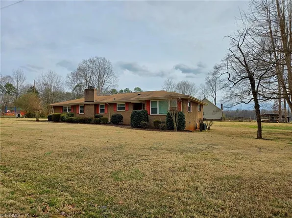 1300 Briarwood Ter, Salisbury, NC 28147