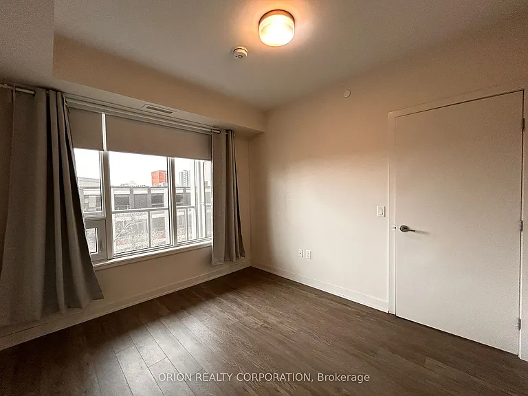 212 King William St #620 — Photo 36