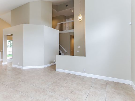 3rd image of 335 Cambridge Dr
