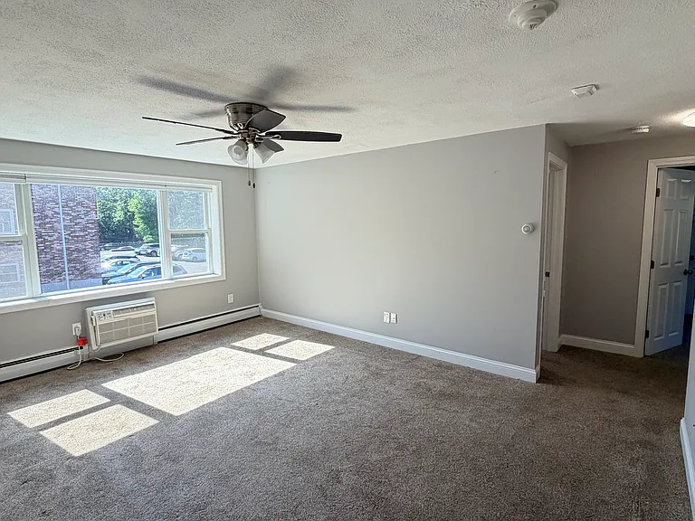 449 Sea St #8 — Photo 2