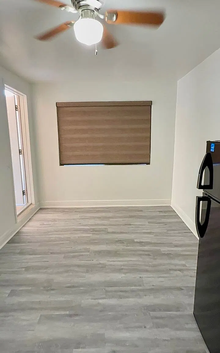 1 bed, 100 sqft, $1,000 — Photo 3