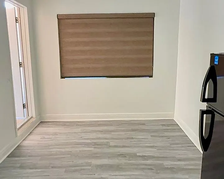 1041 SW 72nd Ct — Photo 3