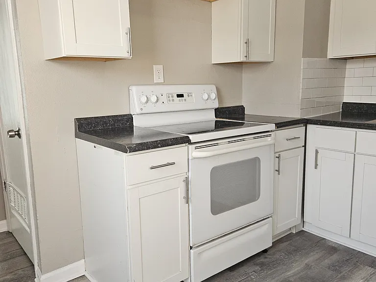 626 S Horton St — Photo 8
