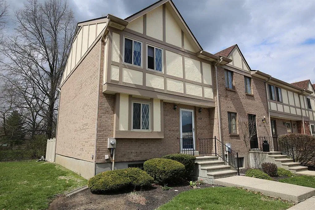 3 bed, 1.5 bath, 1400 sqft, $1,800 — Photo 1