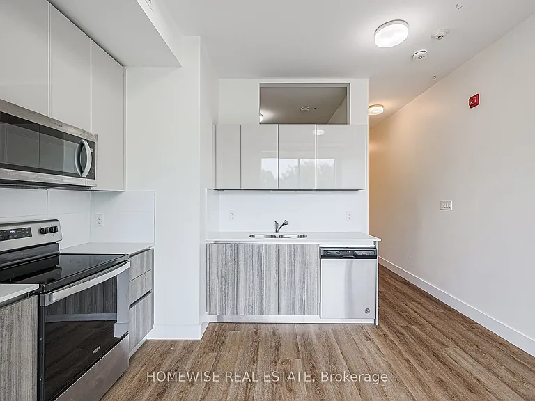 3020 Dundas St W #204 — Photo 6