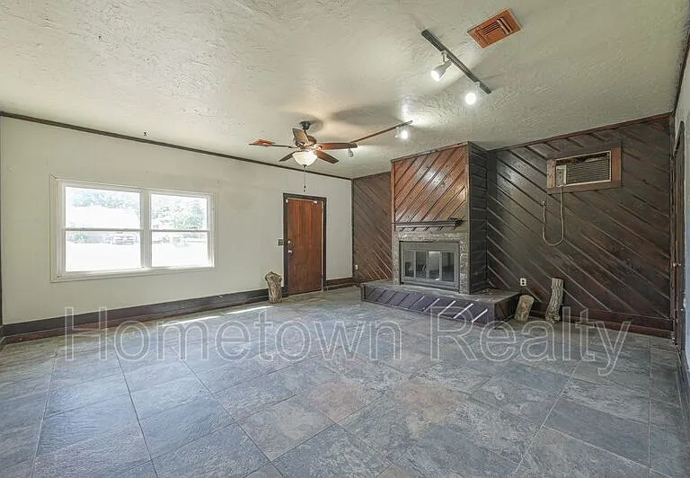 1805 NE 53rd St — Photo 11