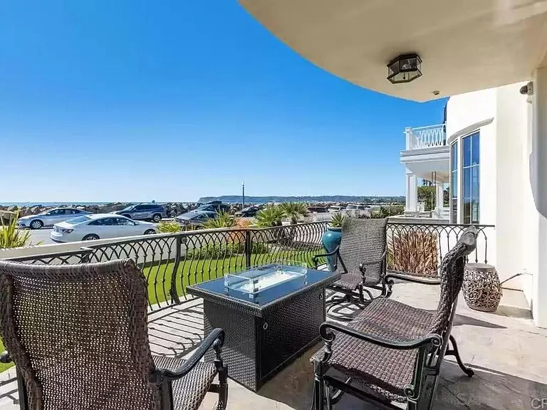 555 Ocean Blvd — Photo 15
